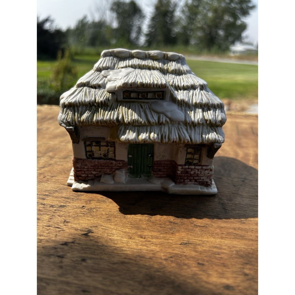 National Rennoc 1993 Cottage House Figurine Thatched Roof Vintage Village